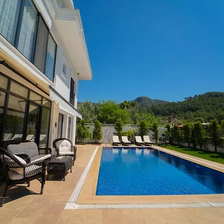 Villa 3 Bedroom Triplex